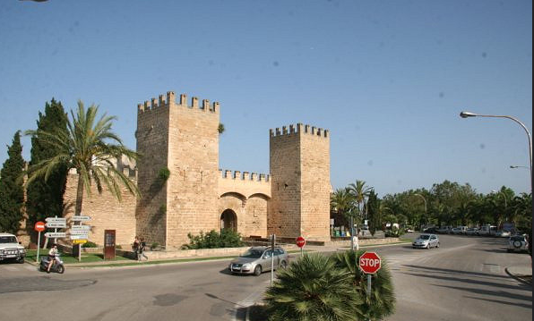 alcudia_old_walls